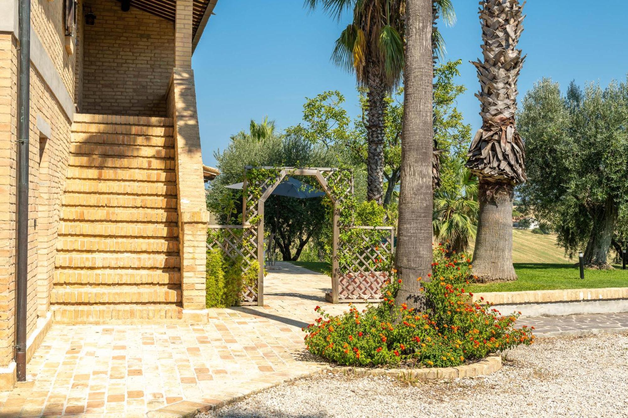 Villa Iulia - Vibra Controguerra ภายนอก รูปภาพ