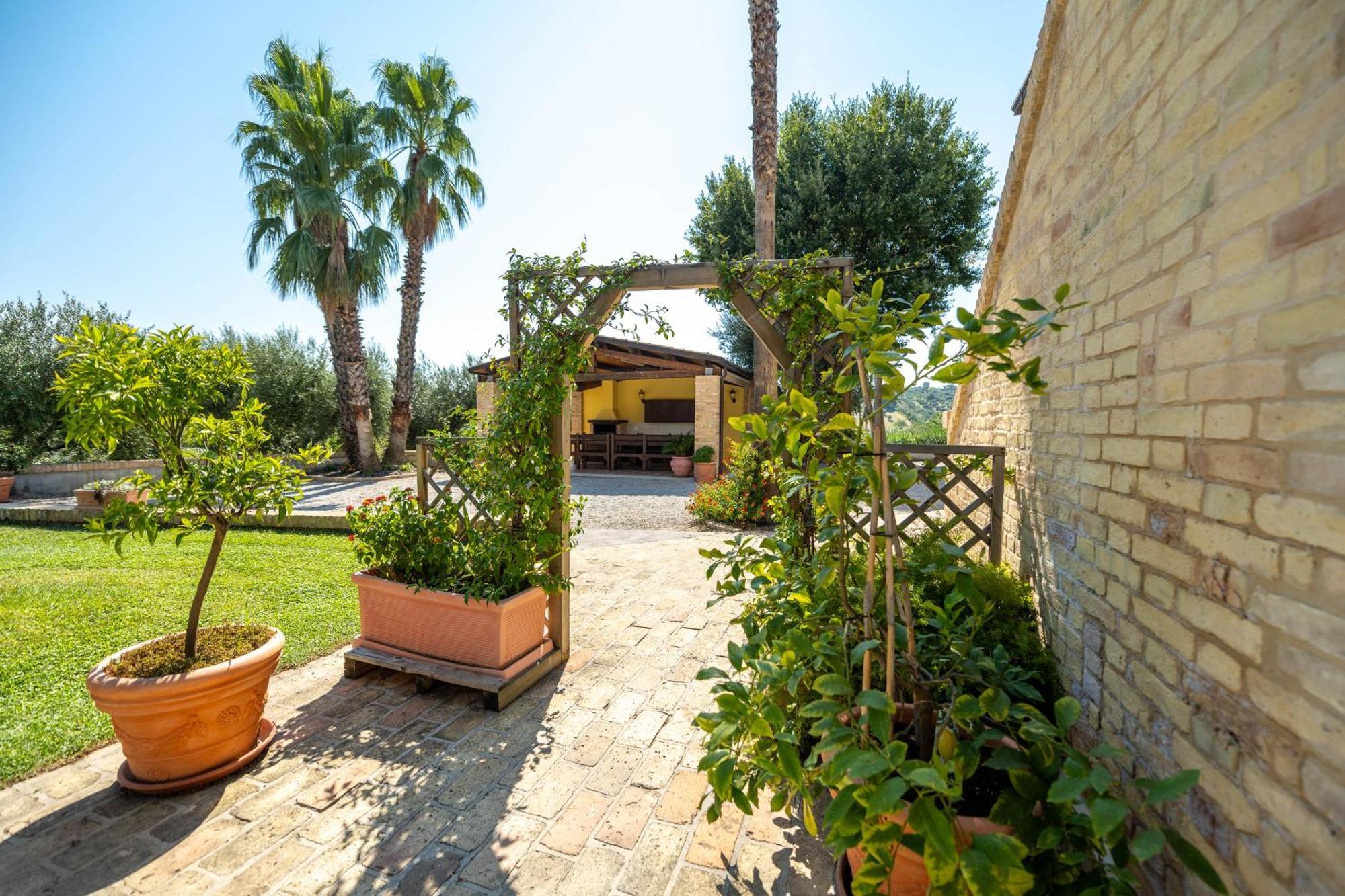 Villa Iulia - Vibra Controguerra ภายนอก รูปภาพ